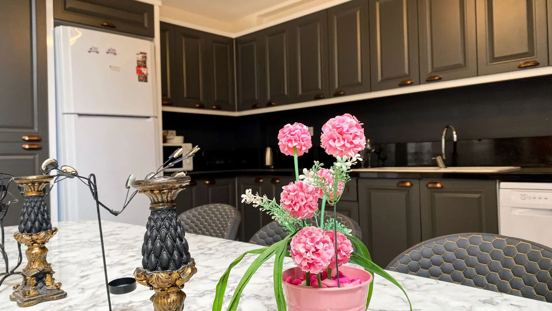 Fitted kitchen